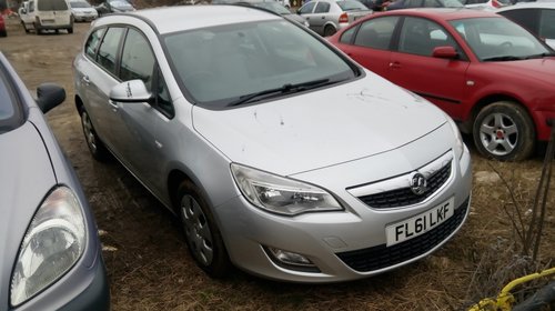 Dezmembrez Opel Astra J 2011 Break 1.7 C