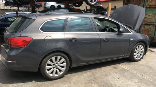 Dezmembrez Opel Astra J 2013 Kombi 1.7 C