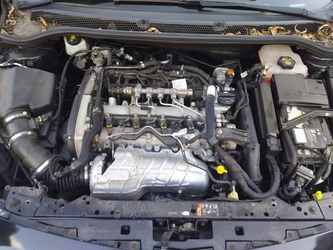 Dezmembrez Opel Astra J an 2009 motor 2.0 dti
