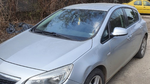 Dezmembrez Opel Astra J hatchback 1.7 di