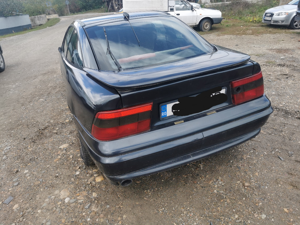 Dezmembrez Opel Calibra 2.0 an 1992
