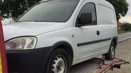 Dezmembrez opel combo