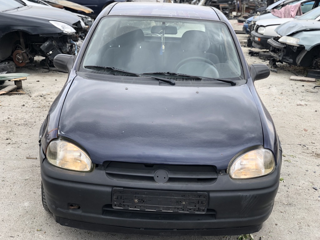 Dezmembrez Opel Corsa B 1.0 benzina X10XE