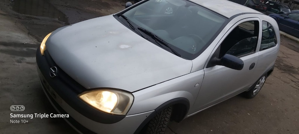 Dezmembrez Opel Corsa C 1.2 benzina an 2002 cod motor Z12XE