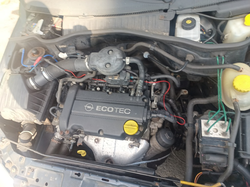 Dezmembrez Opel Corsa C 2002 Hatchback 1.2