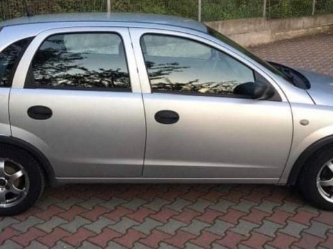 Dezmembrez Opel Corsa C 2003 Hatchback 1.2