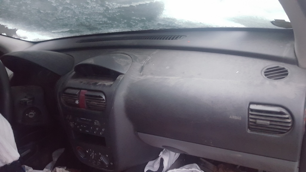 Dezmembrez Opel Corsa C 2003 hatchback 1000