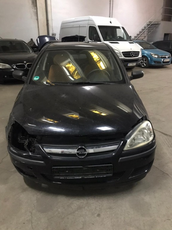 Dezmembrez Opel Corsa C 2004 Hatchback 1.2