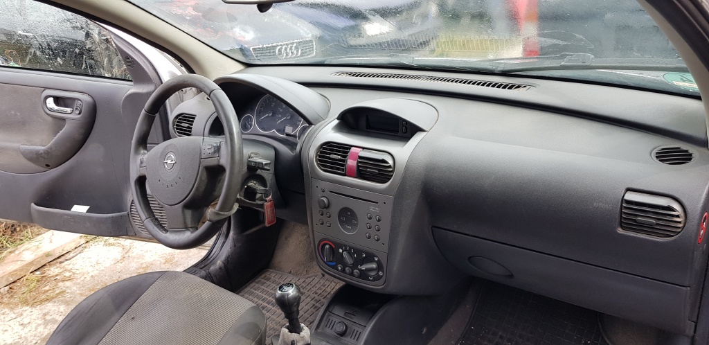 Dezmembrez Opel Corsa C 2004 HATCHBACK 1,2B