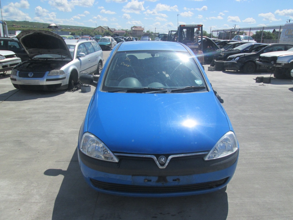 Dezmembrez opel corsa c coupe 1.0i din 2003