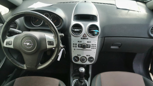 Dezmembrez Opel Corsa D 2008 hatchback 1
