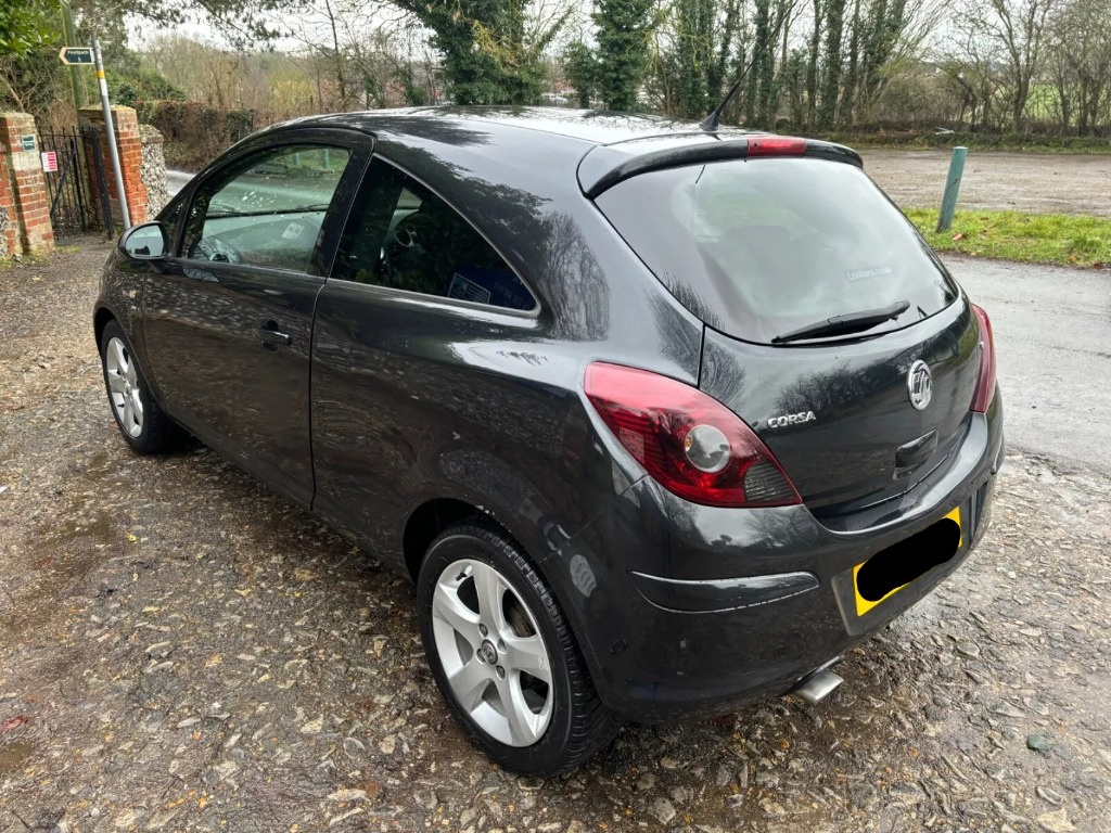 Dezmembrez Opel Corsa SXI an 2013