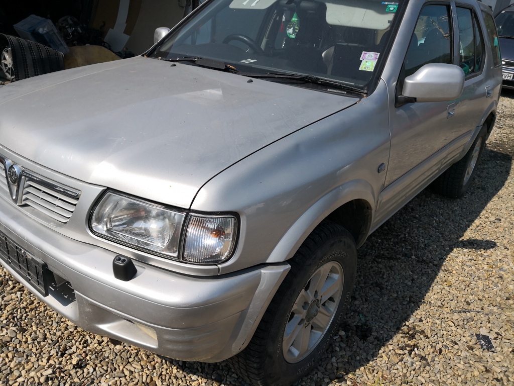 Dezmembrez Opel frontera b an fabricație 2004 4 usi motor 2.2dti y22dti