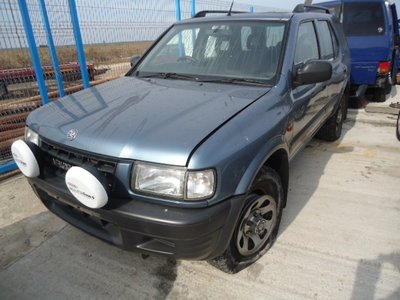 Dezmembrez Opel Frontera din 2000, 2.5 B