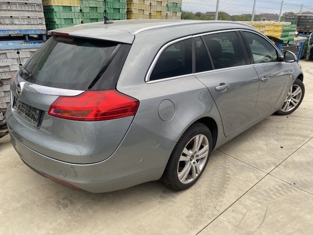 Dezmembrez Opel Insignia A Combi 2.0 CDT