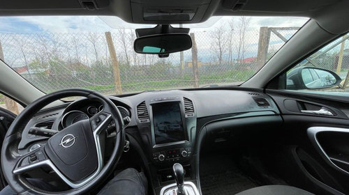 Dezmembrez opel insignia