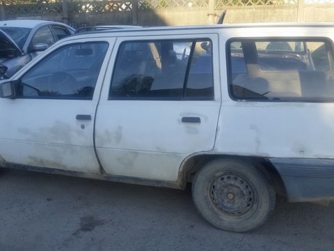 Dezmembrez Opel Kadett 1.6 diesel an 1986