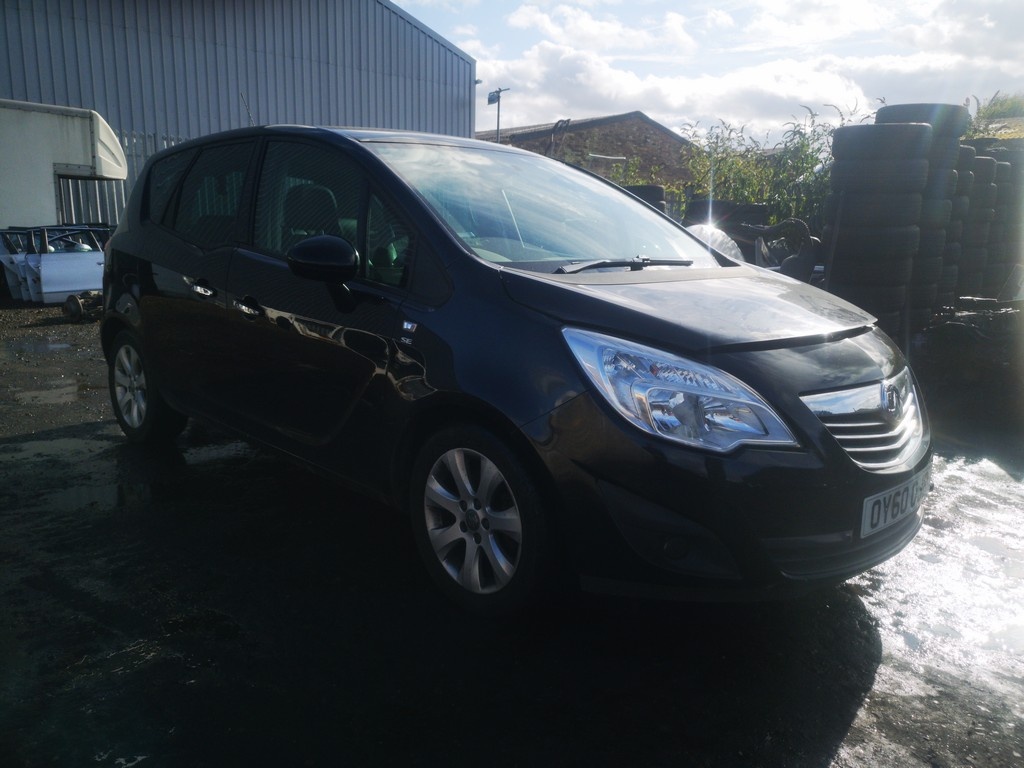 Dezmembrez Opel Meriva B an 2010 - Panoramic - 1.4 benzina