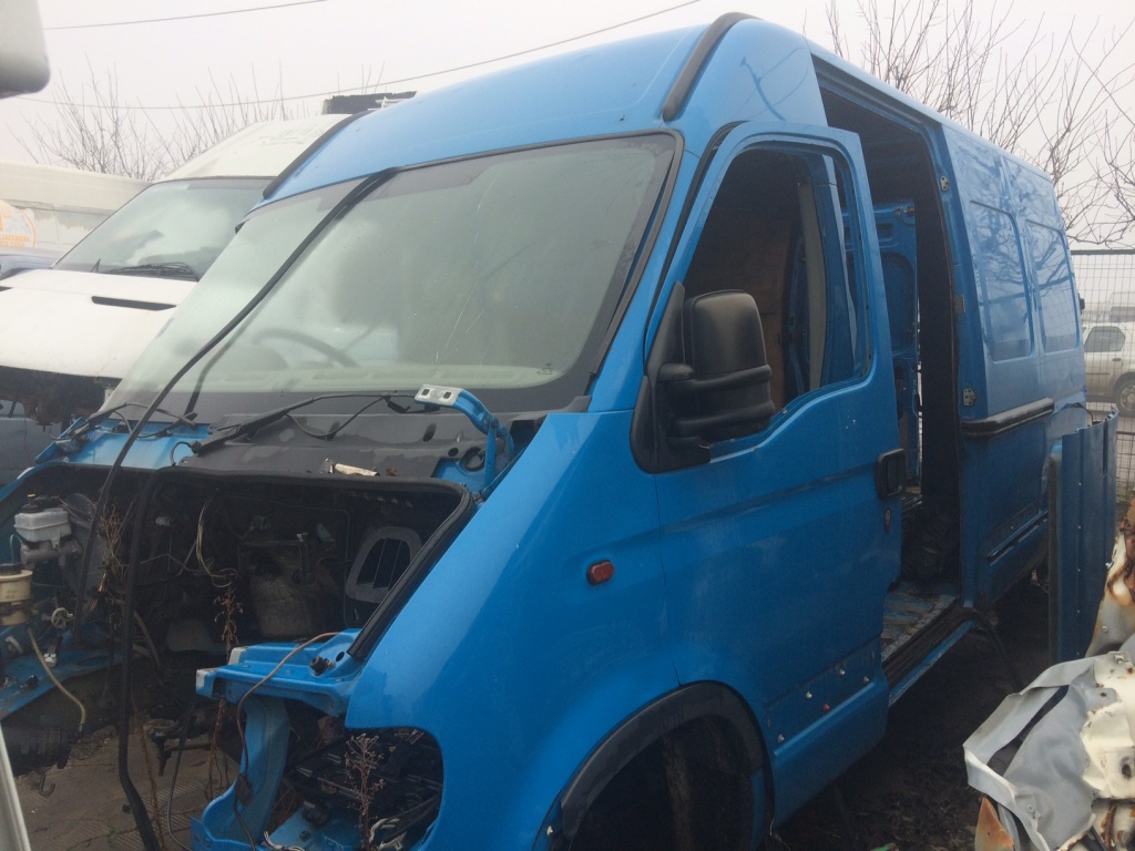 Dezmembrez Opel Movano