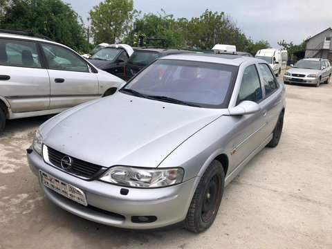 Dezmembrez Opel Vectra B 1.8 XEP an 2001 Facelift cutie automata