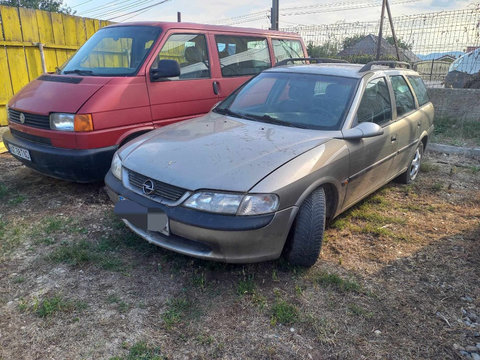 Dezmembrez Opel Vectra B 1998 1.6 benzina
