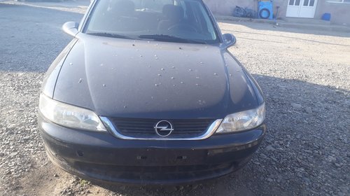 Dezmembrez Opel Vectra B 2001 breack 2,0