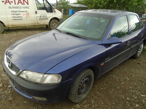 Dezmembrez Opel Vectra B