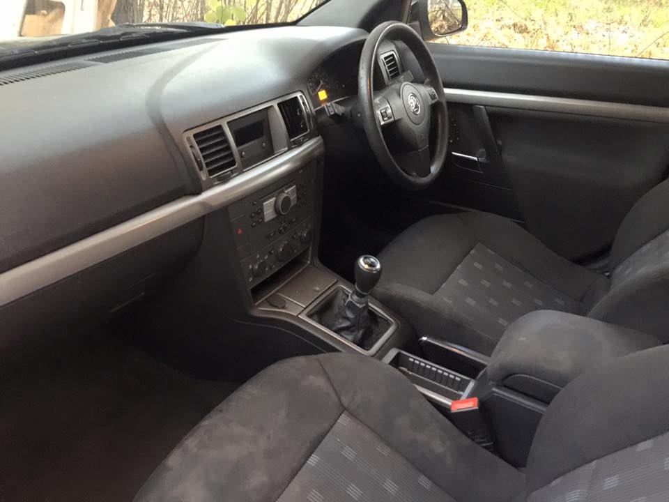 Dezmembrez Opel Vectra C 1.9 CDTI an 200