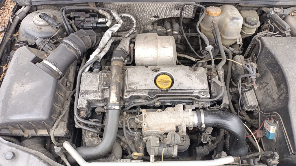 Dezmembrez Opel Vectra C 2.0 DTi an 2004