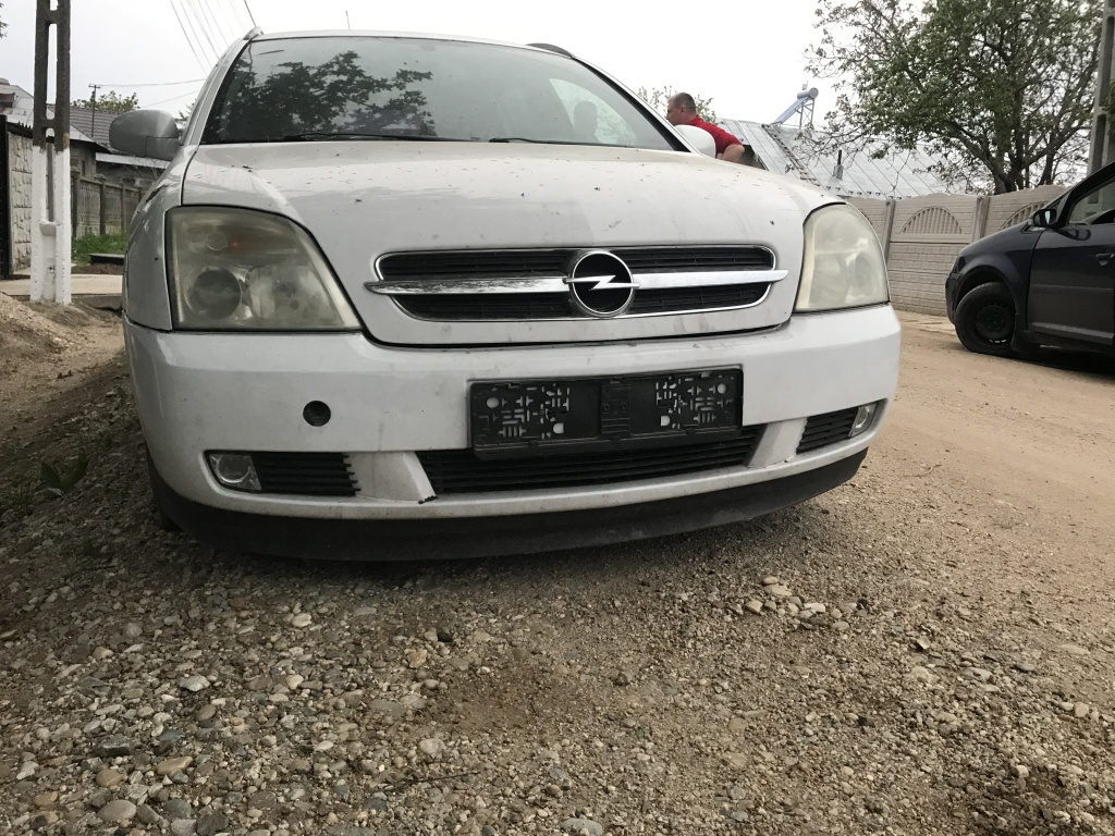 Dezmembrez Opel Vectra C 2.2DTI break non-facelift