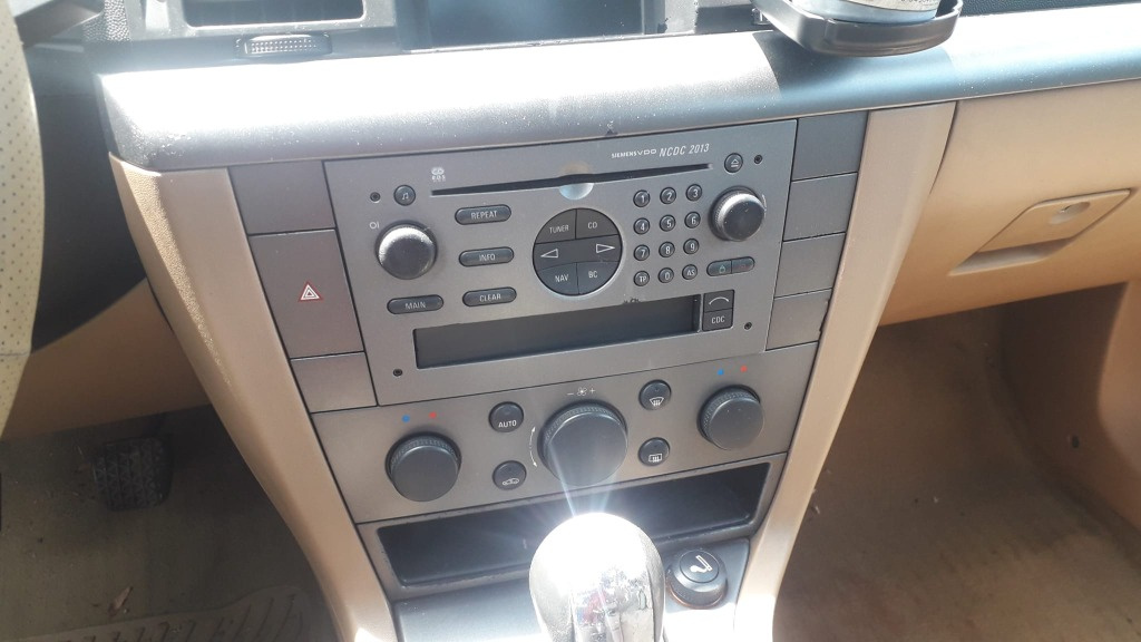 Dezmembrez Opel Vectra C 2002 2.2DTI Y22