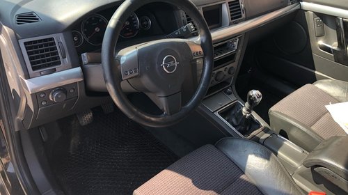 Dezmembrez Opel Vectra C