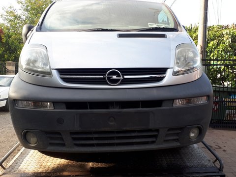 Dezmembrez Opel Vivaro 1.9 Cdti