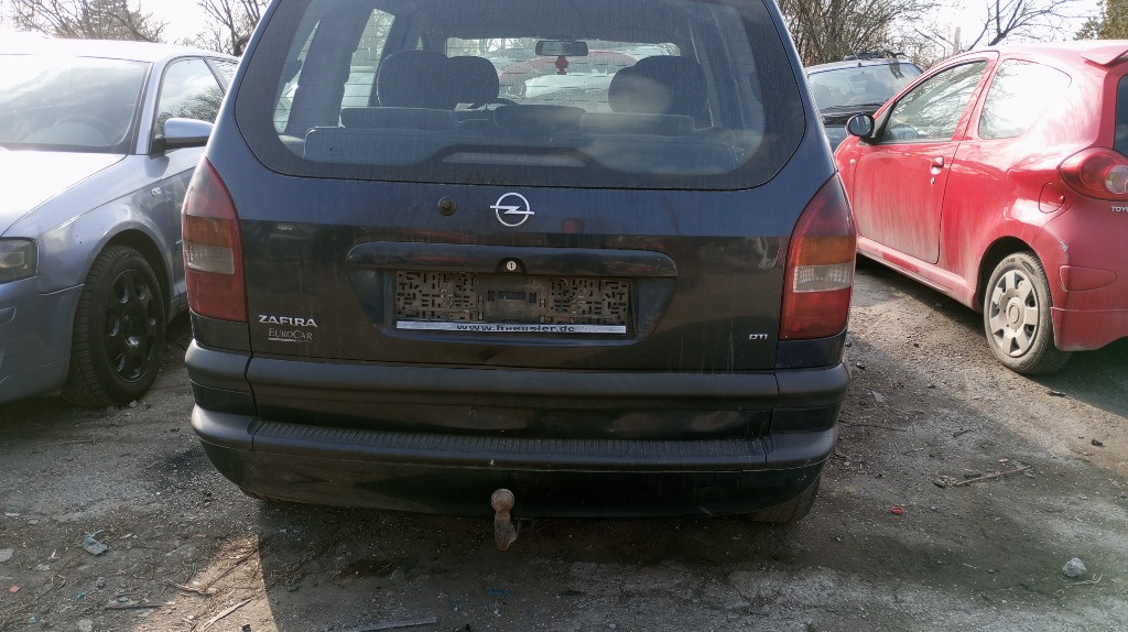 Dezmembrez Opel Zafira 2004 Hatchback Di