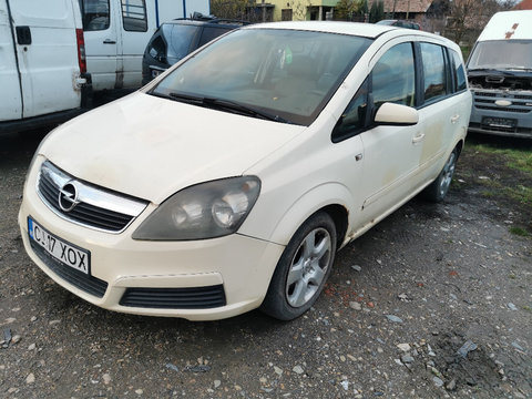 Dezmembrez Opel Zafira B 1.9cdti an 2007 in Cluj