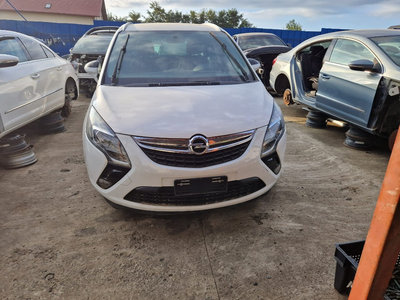 Dezmembrez Opel Zafira Tourer .an 2015 .