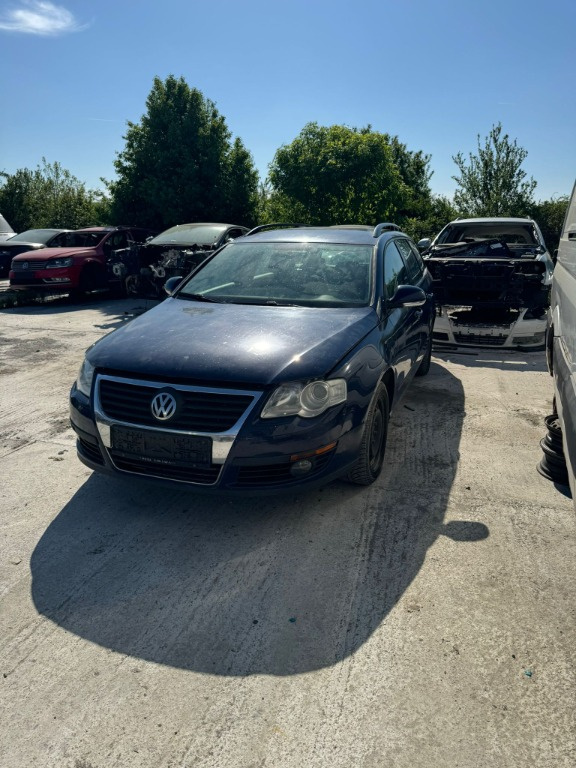 Dezmembrez Passat b6 1.9 d BLS cutie manuală 5 trepte 2008