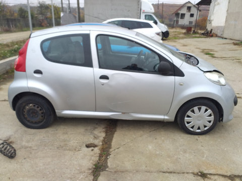 Dezmembrez Peugeot 107 2008 hatchback 1.0