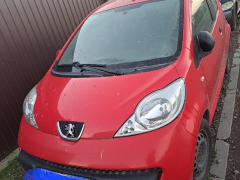 Dezmembrez Peugeot 107