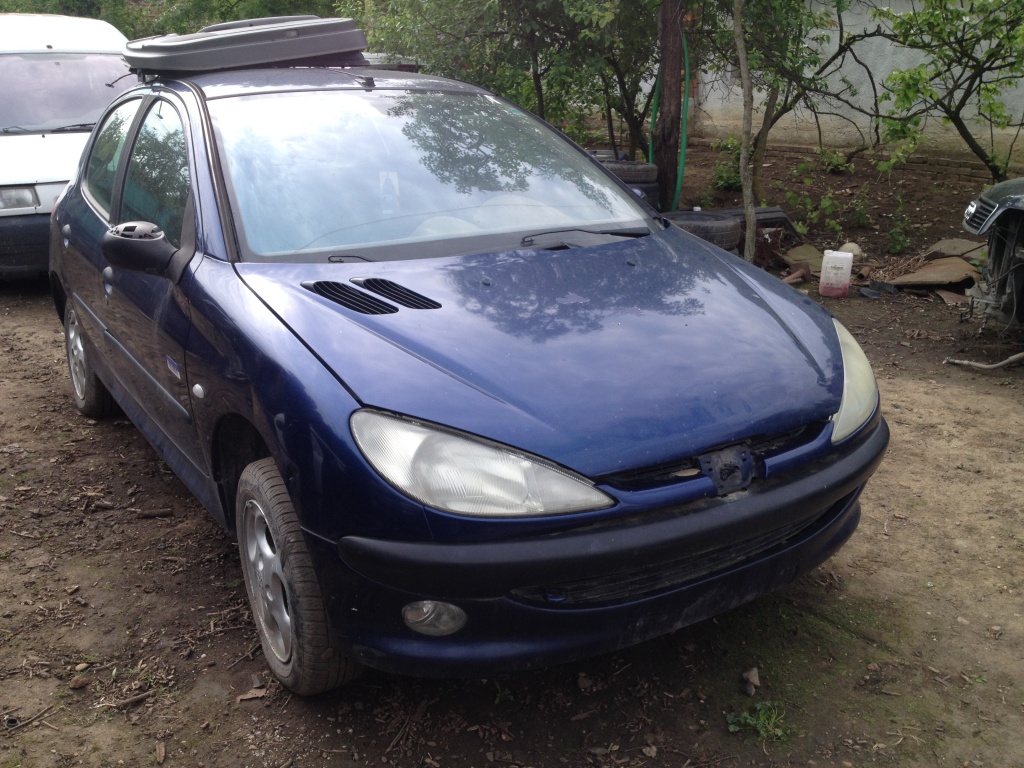 Dezmembrez peugeot 206 1.4 benz euro 4