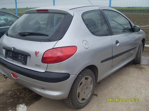 Dezmembrez Peugeot 206 din 2006, 2.0 hdi