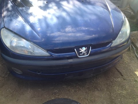 Dezmembrez peugeot 206