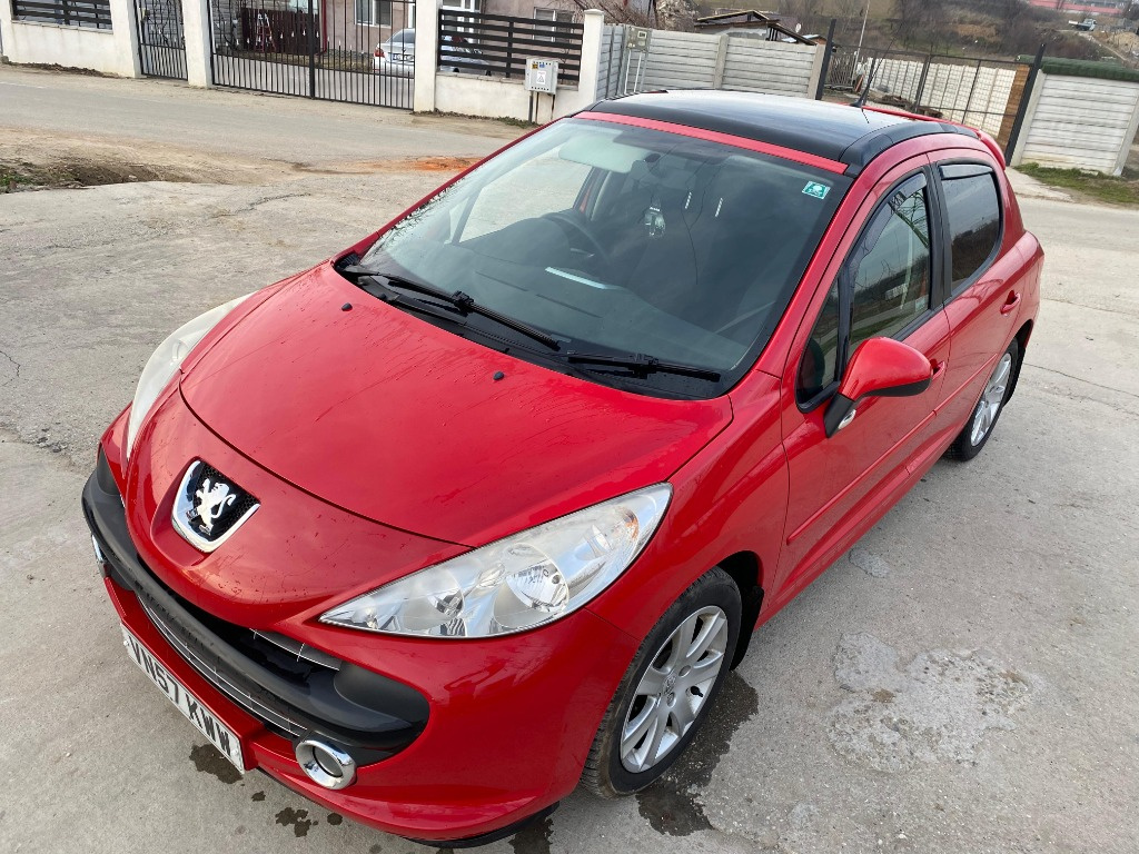 Dezmembrez Peugeot 207 1.6 5FW 150.000 k