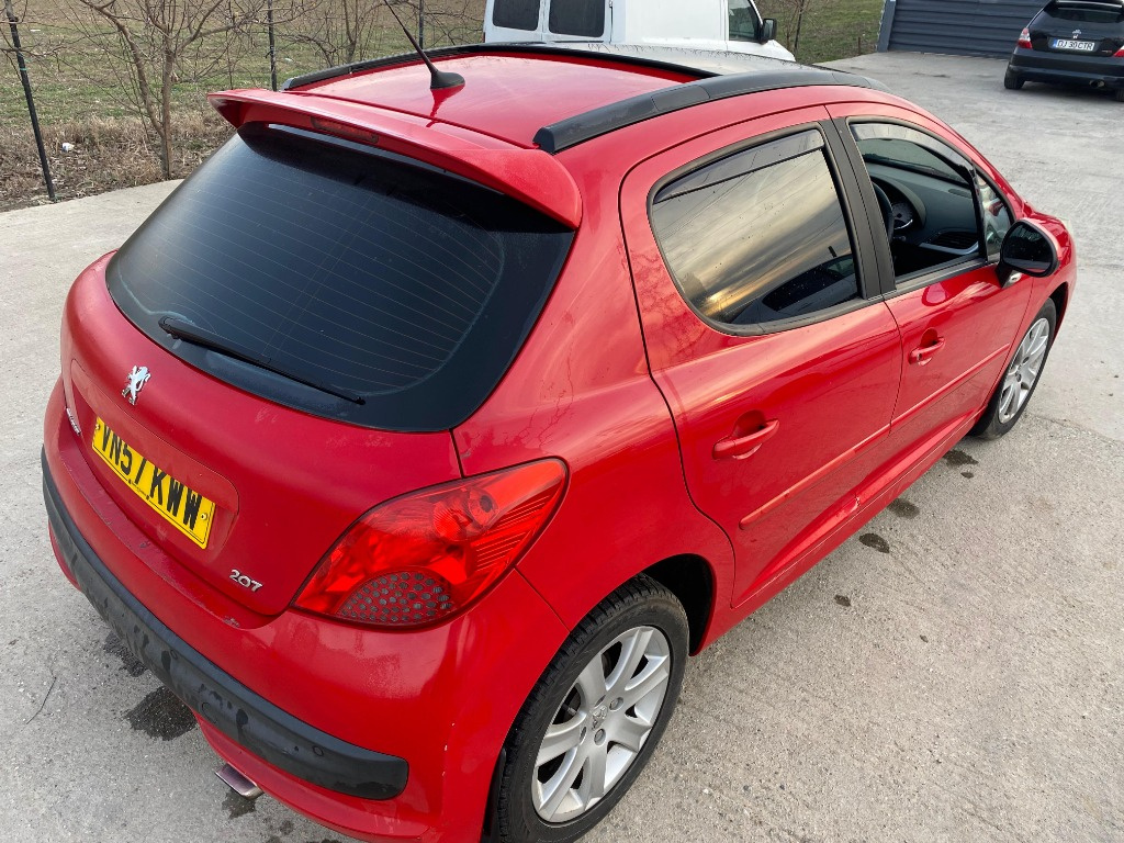 Dezmembrez Peugeot 207 1.6 5FW 150.000 k