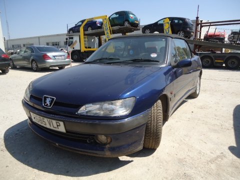 Dezmembrez Peugeot 306CC din 2001,1.8 16V