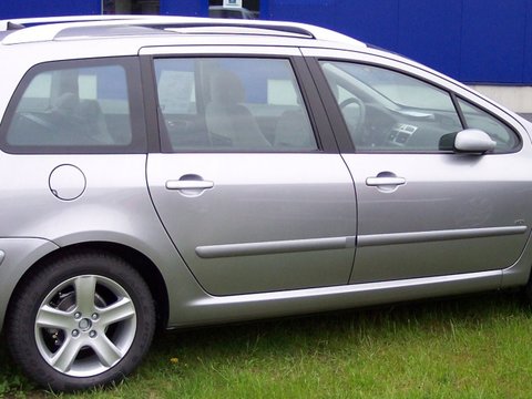 Dezmembrez Peugeot 307 1 6 16 Valve Benzina Din 2004