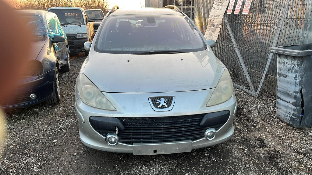 Dezmembrez Peugeot 307 1.6 HDI 2006 110 CP tip 9HY TIP cutie 20dm69/20dm75