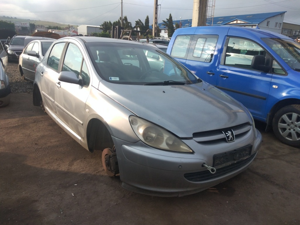 Dezmembrez Peugeot 307 1.6 HDI an 2004