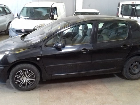 Dezmembrez Peugeot 307 2002 Hatchback 1.4 hdi