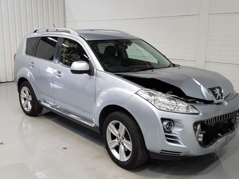 Dezmembrez PEUGEOT 4007 2.2 diesel 2010